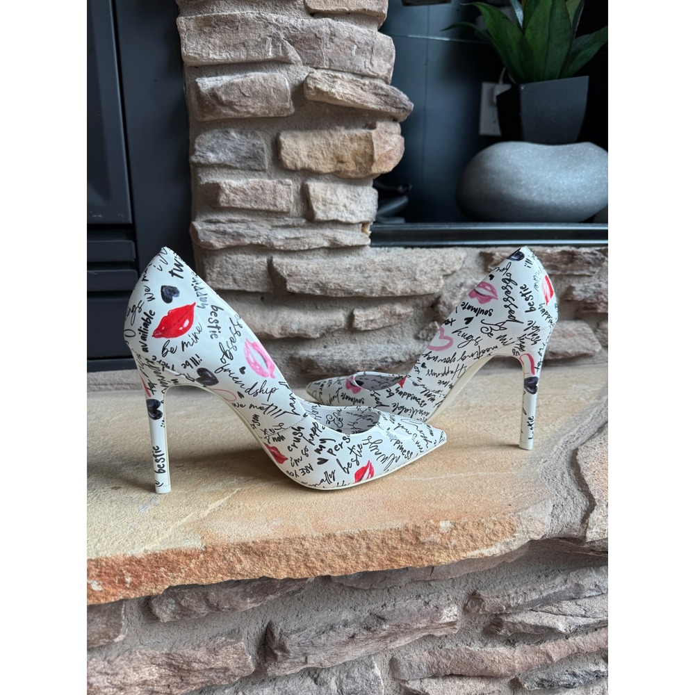 Aldo Kriss Women White Graffiti Lip Heart Print Pointed Toe Stiletto Pumps 8.5M